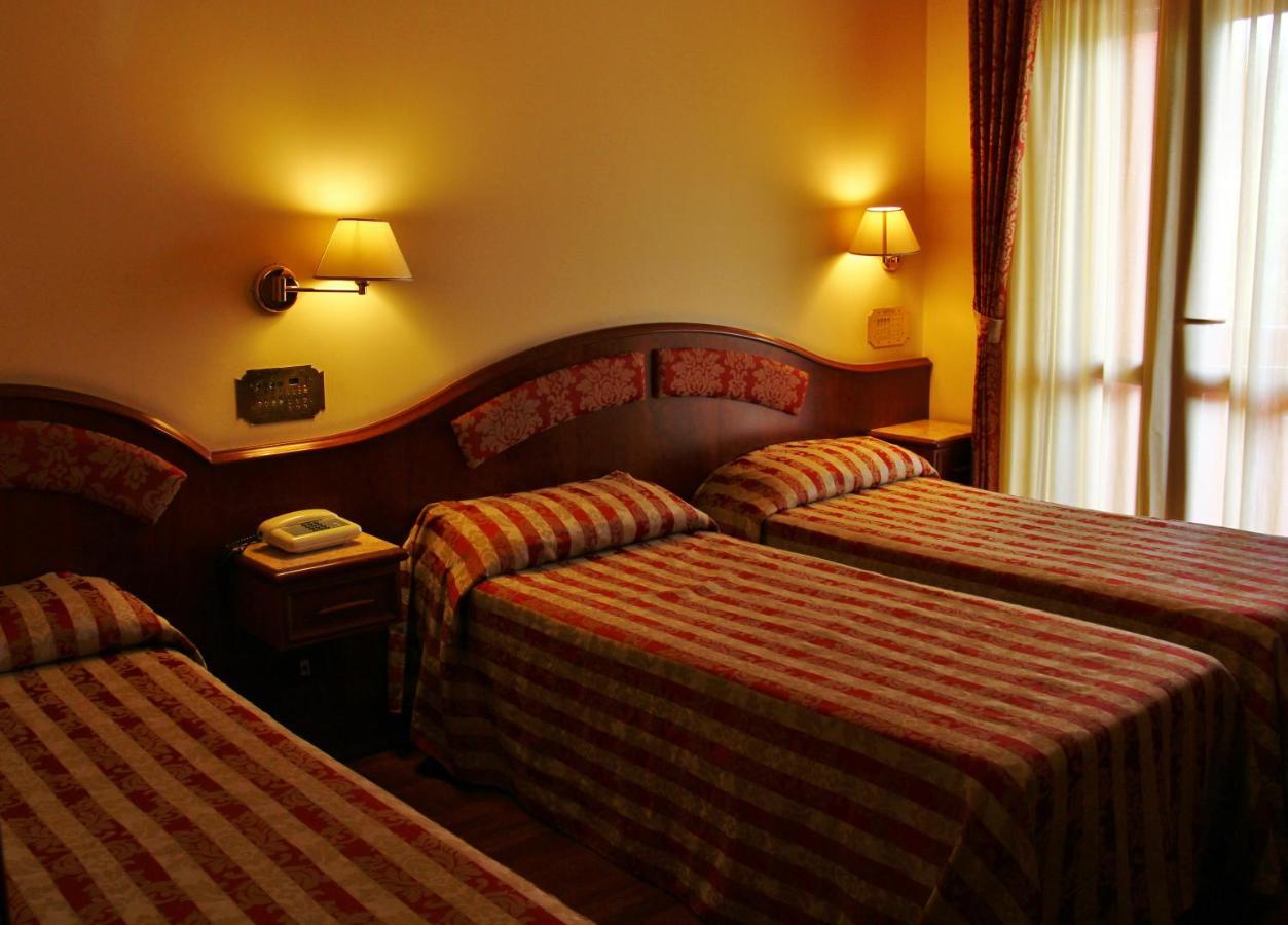 Hotel Valdaso Pedaso Buitenkant foto