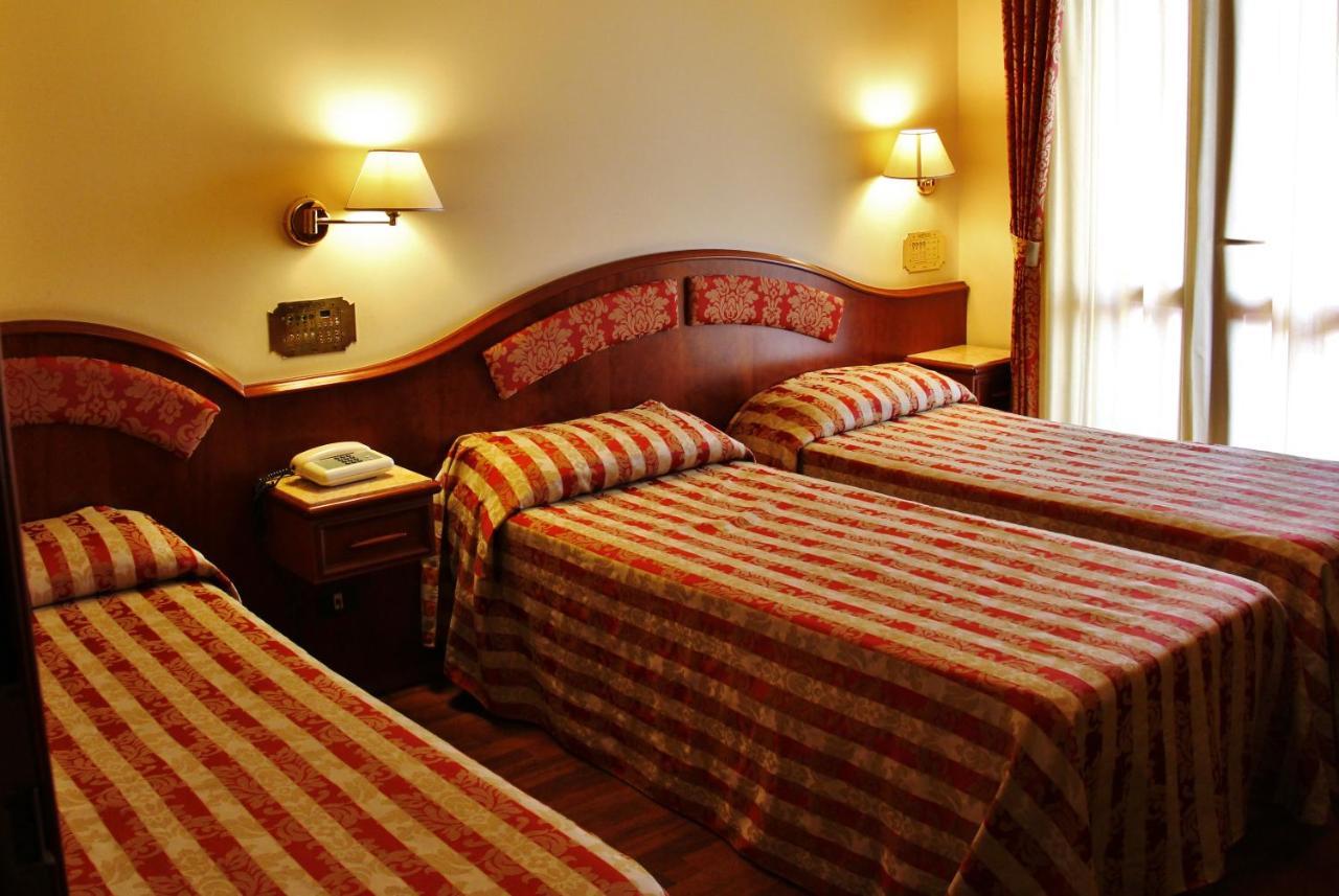 Hotel Valdaso Pedaso Buitenkant foto