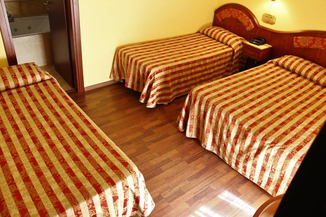 Hotel Valdaso Pedaso Buitenkant foto